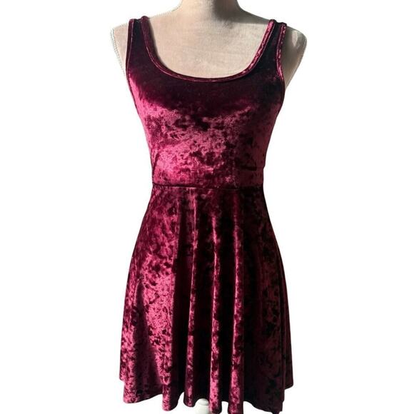 Topshop Dresses & Skirts - TOPSHOP | Crushed Velvet Skater Mini Sleeveless Dress Burgundy Whimsigoth Size 2
